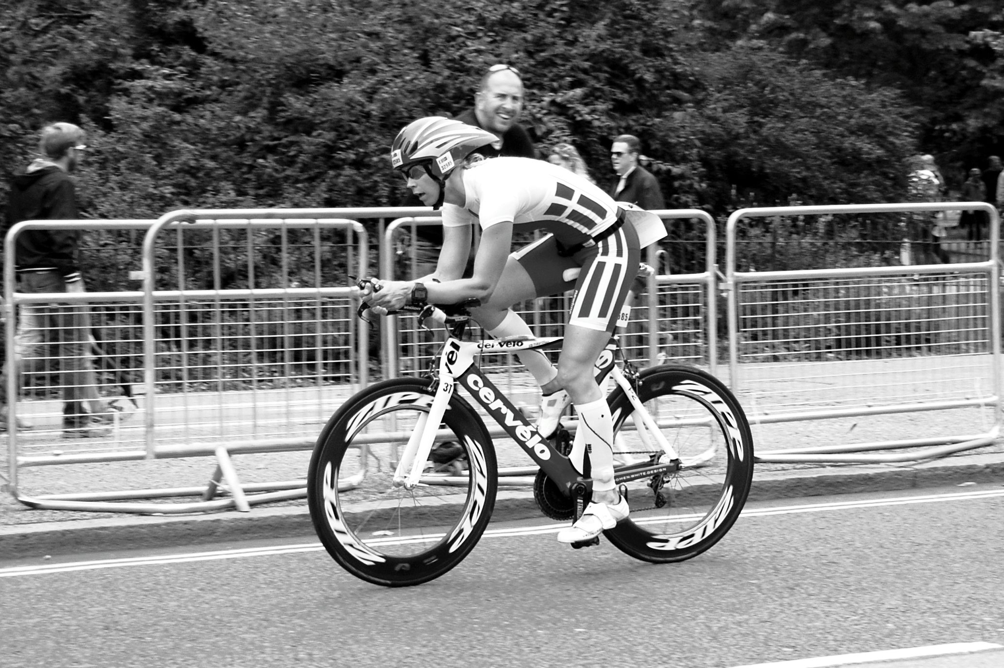Rie cykler til VM på olympisk distance i London